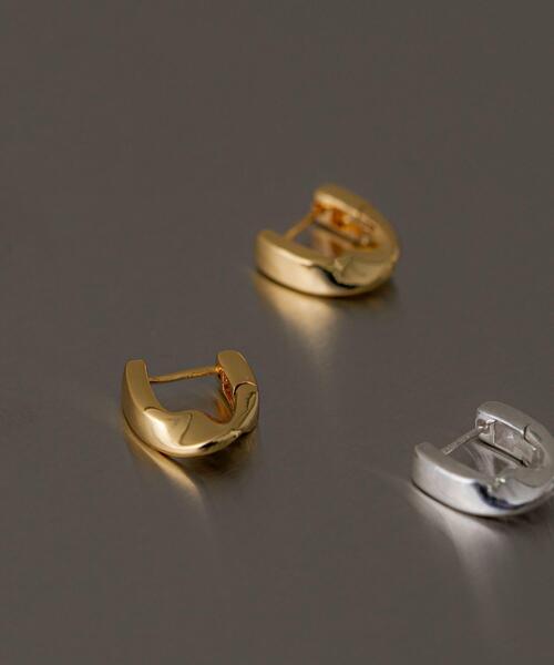 SMELLY（スメリー）の「SMELLY so’　twist pierce（ピアス（両耳用）・レディース・ゴールド・-）」の7枚目の写真