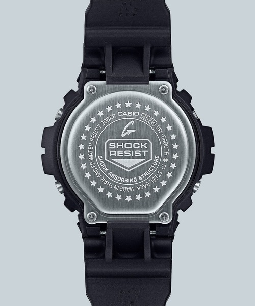 G-SHOCK(ジーショック)の「DW-6900 30TH ANNIVERSARY MODELS / DW-6900TR-1JR(デジタル腕時計・メンズ・ブラック・FREE)」の4枚目の写真