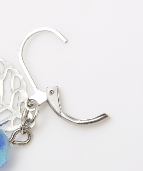 チャイハネ(チャイハネ)の「【チャイハネ】ホタル玉リーフピアス(ピアス(両耳用)・レディース・ブラック/ホワイト・FREE)」の3枚目の写真