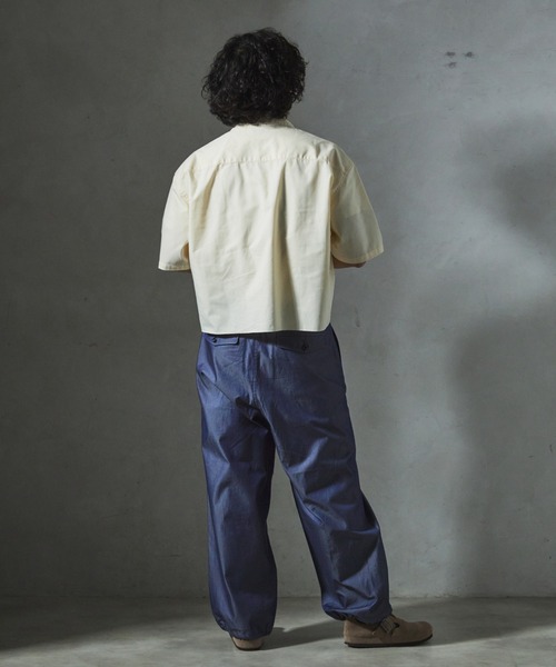 JOURNAL STANDARD relume(ジャーナルスタンダード レリューム)の「【ZOZO限定】TWILL クロップドS/S(シャツ/ブラウス・メンズ・チャコール/ブラック/カーキ/アイボリー・XS/S/M/L/XL)」の8枚目の写真