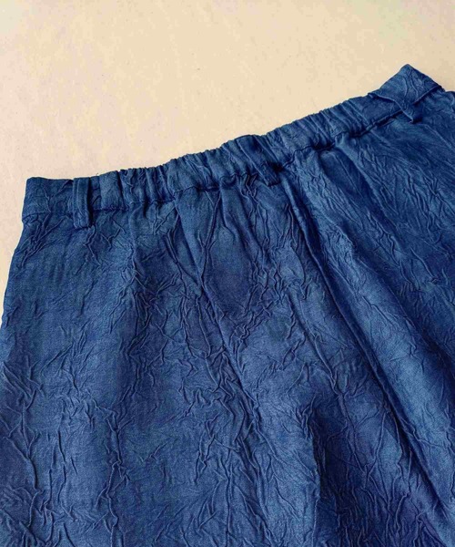 Q(キュー)の「デニム風シワ加工パンツ(デニムパンツ・レディース・ネイビー・MEDIUM)」の12枚目の写真
