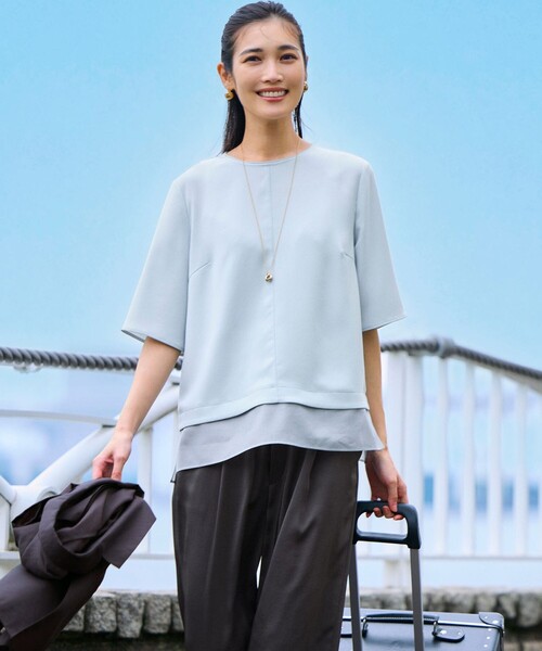 23区 S(ニジュウサンクチイサイサイズ)の「ストレッチジョーゼット シアーコンビ カットソー(Tシャツ/カットソー・レディース・ホワイト系/ネイビー系/ブラック系/ダークブラウン系/ベージュ系/スモーキーグリーン系/ライトブルー/ピンク・32)」の10枚目の写真
