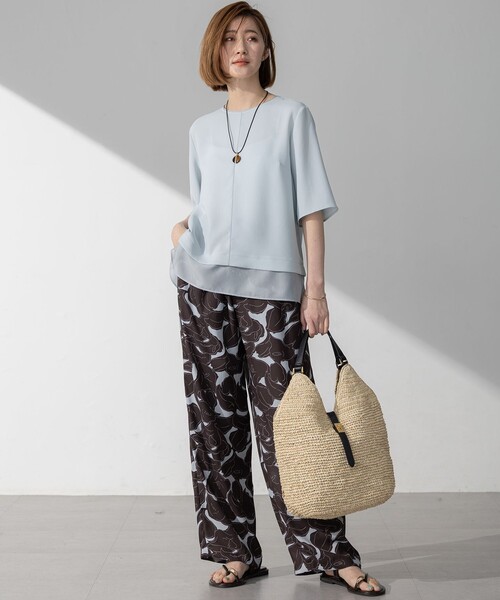 23区 S(ニジュウサンクチイサイサイズ)の「ストレッチジョーゼット シアーコンビ カットソー(Tシャツ/カットソー・レディース・ホワイト系/ネイビー系/ブラック系/ダークブラウン系/ベージュ系/スモーキーグリーン系/ライトブルー/ピンク・32)」の11枚目の写真