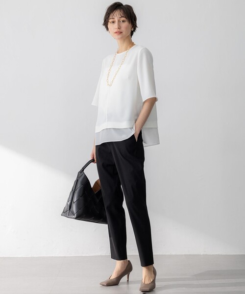 23区 S(ニジュウサンクチイサイサイズ)の「ストレッチジョーゼット シアーコンビ カットソー(Tシャツ/カットソー・レディース・ホワイト系/ネイビー系/ブラック系/ダークブラウン系/ベージュ系/スモーキーグリーン系/ライトブルー/ピンク・32)」の14枚目の写真