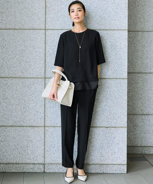 23区 S(ニジュウサンクチイサイサイズ)の「ストレッチジョーゼット シアーコンビ カットソー(Tシャツ/カットソー・レディース・ホワイト系/ネイビー系/ブラック系/ダークブラウン系/ベージュ系/スモーキーグリーン系/ライトブルー/ピンク・32)」の19枚目の写真
