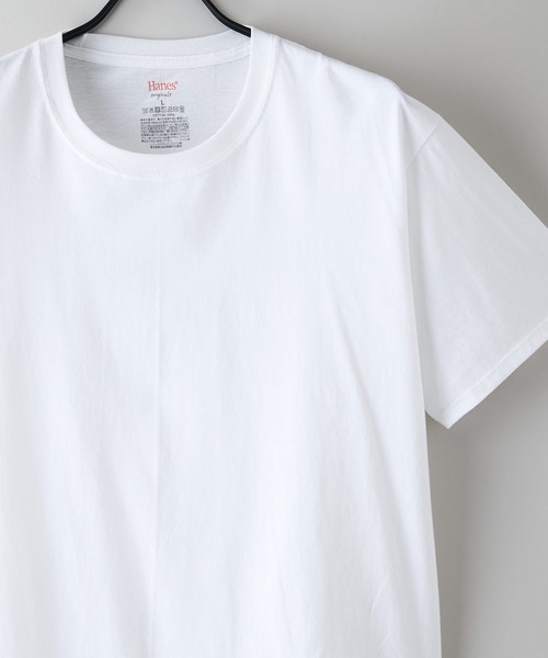 HANES(ヘインズ)の「【HANES/ヘインズ】【両脇に接ぎ目がない丸胴仕様】クルーネックTシャツ 2枚セット タグレス仕様 ワンポイントロゴ まとめ買い ユニセックス(Tシャツ/カットソー・メンズ・ホワイト/ブラック・MEDIUM/LARGE/X-LARGE)」の5枚目の写真