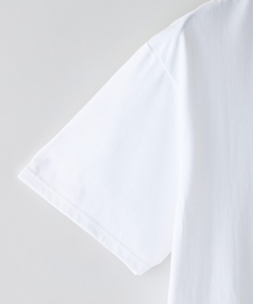 HANES(ヘインズ)の「【HANES/ヘインズ】【両脇に接ぎ目がない丸胴仕様】クルーネックTシャツ 2枚セット タグレス仕様 ワンポイントロゴ まとめ買い ユニセックス(Tシャツ/カットソー・メンズ・ホワイト/ブラック・MEDIUM/LARGE/X-LARGE)」の7枚目の写真