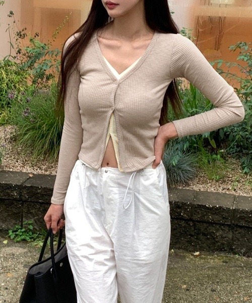 Kuroba(クロバ)の「レイヤード風Vネックカーディガン(カーディガン/ボレロ・レディース・ベージュ/カーキ/ブラック・FREE)」の15枚目の写真