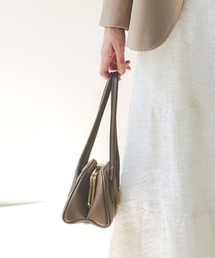 anuans（アニュアンス）の「クラスプラウンドショルダー（ボストンバッグ）」