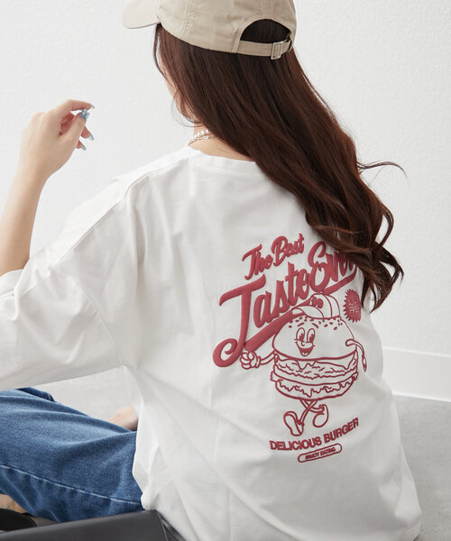 continuer de NICE CLAUP(コンティニューデナイスクラップ)の「ハンバーガーBOY発泡プリントT(Tシャツ/カットソー・レディース・オフホワイト/オートミール/スミクロ/ピンク・FREE)」の1枚目の写真