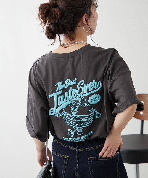 continuer de NICE CLAUP(コンティニューデナイスクラップ)の「ハンバーガーBOY発泡プリントT(Tシャツ/カットソー・レディース・オフホワイト/オートミール/スミクロ/ピンク・FREE)」の2枚目の写真