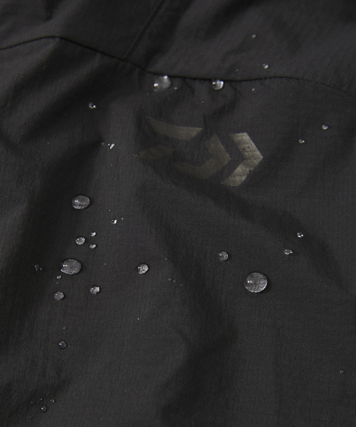 DAIWA（ダイワ）の「DAIWA / ダイワ 別注 PERTEX(R) ライトウェイト フーディブルゾン（ナイロンジャケット・メンズ・ブラック/ネイビー・MEDIUM/LARGE）」の7枚目の写真