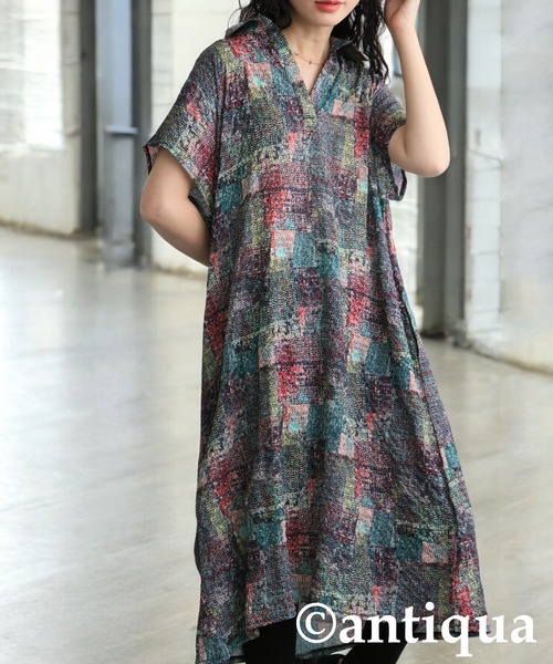 antiqua(アンティカ)の「アート柄スキッパーワンピース(ワンピース・レディース・グリーン系その他/ネイビー系・ONESIZE)」の2枚目の写真