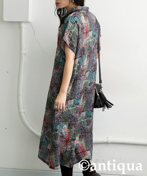 antiqua(アンティカ)の「アート柄スキッパーワンピース(ワンピース・レディース・グリーン系その他/ネイビー系・ONESIZE)」の4枚目の写真