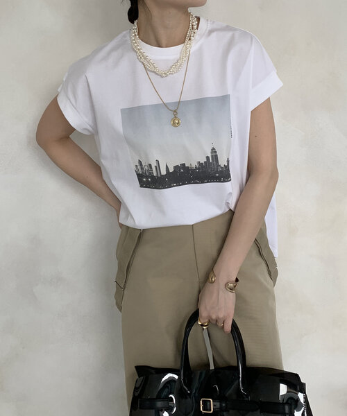 DouDou(ドゥドゥ)の「【WEB限定】フォトプリントトップス(Tシャツ/カットソー・レディース・ベージュ/オフホワイト/チャコールグレー・FREE)」の17枚目の写真