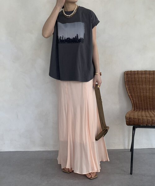 DouDou(ドゥドゥ)の「【WEB限定】フォトプリントトップス(Tシャツ/カットソー・レディース・ベージュ/オフホワイト/チャコールグレー・FREE)」の7枚目の写真
