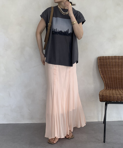 DouDou(ドゥドゥ)の「【WEB限定】フォトプリントトップス(Tシャツ/カットソー・レディース・ベージュ/オフホワイト/チャコールグレー・FREE)」の8枚目の写真