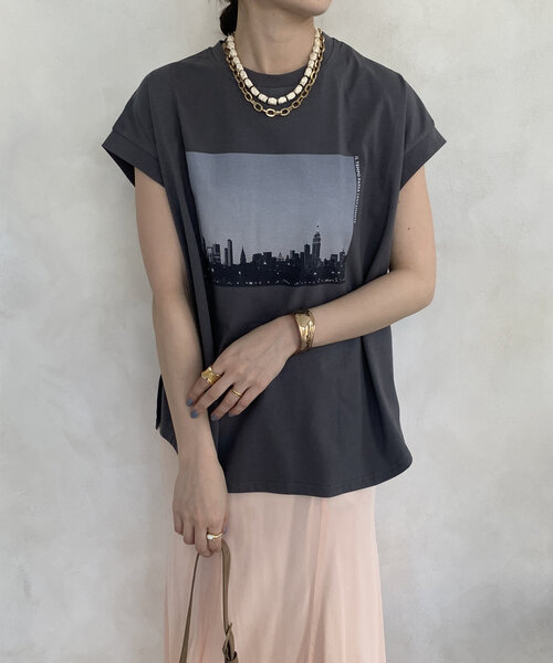 DouDou(ドゥドゥ)の「【WEB限定】フォトプリントトップス(Tシャツ/カットソー・レディース・ベージュ/オフホワイト/チャコールグレー・FREE)」の20枚目の写真