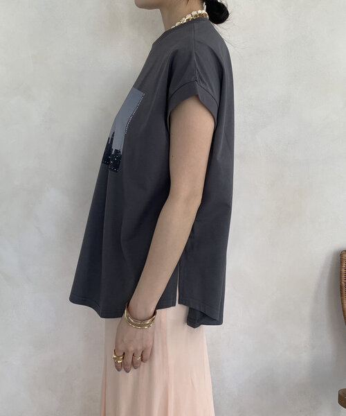 DouDou(ドゥドゥ)の「【WEB限定】フォトプリントトップス(Tシャツ/カットソー・レディース・ベージュ/オフホワイト/チャコールグレー・FREE)」の22枚目の写真