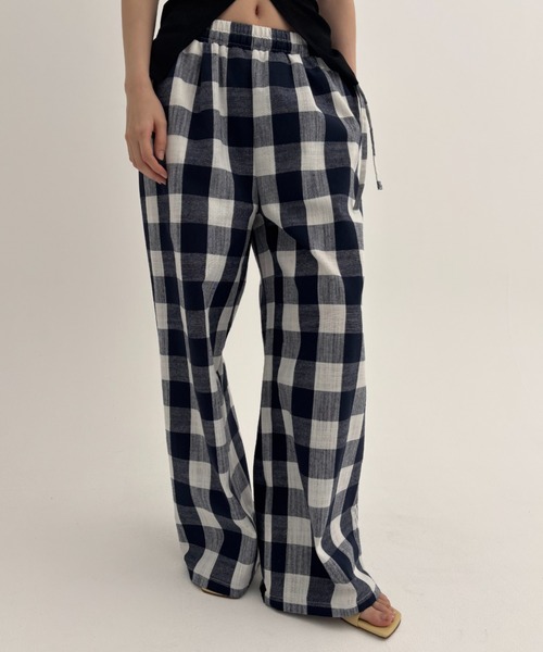 FUULLY STUDIO（フーリィーステューディオ）の「チェックタックイージーパンツ（その他パンツ・レディース・ネイビー/ブラック・FREE）」の2枚目の写真