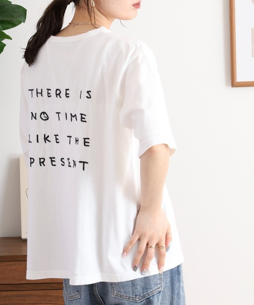 Emago（イマゴ）の「EMAGO ビスネーム付きロゴ刺繍Ｔシャツ（Tシャツ/カットソー・レディース・チャコールグレー/レッド/ホワイト・FREE）」の20枚目の写真