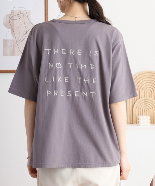 Emago（イマゴ）の「EMAGO ビスネーム付きロゴ刺繍Ｔシャツ（Tシャツ/カットソー・レディース・チャコールグレー/レッド/ホワイト・FREE）」の8枚目の写真