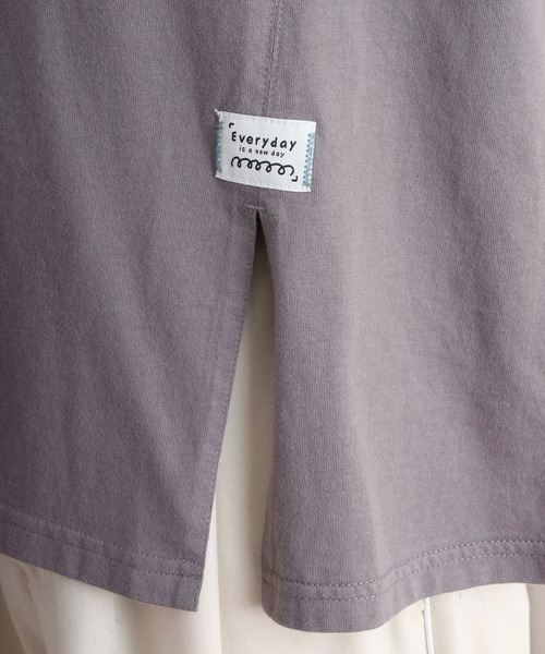 Emago（イマゴ）の「EMAGO ビスネーム付きロゴ刺繍Ｔシャツ（Tシャツ/カットソー・レディース・チャコールグレー/レッド/ホワイト・FREE）」の5枚目の写真