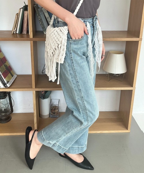 Rejoule(リジュール)の「レースベルト付き ハイウエストワイドデニムパンツ(デニムパンツ・レディース・ライトブルー・S/M)」の3枚目の写真