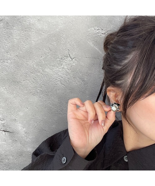 tone(トーン)の「【musk】シルバー×ブラックのモノトーンイヤリング(MA)(イヤリング・レディース・シルバー・FREE)」の11枚目の写真