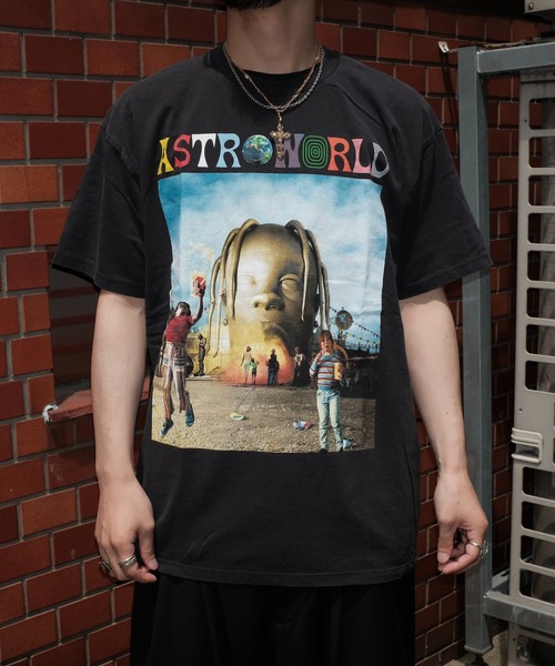 TRAVIS SCOTT(トラヴィススコット)の「THRIFTY LOOK スリフティルック / THRIFTY"TRAVIS SCOTT"TEE rap tee(Tシャツ/カットソー・メンズ・ブラック系1/ブラック・X-LARGE/LARGE/MEDIUM)」の14枚目の写真