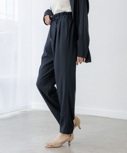 Elura（エルーラ）の「サラサラリラクシーテーパードパンツ＜低身長サイズあり＞/321522（その他パンツ・レディース・ブラック/ネイビー/グリーン/ホワイト・LARGE/MEDIUM/SMALL/FREE(S)）」の4枚目の写真