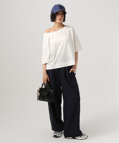 BAYFLOW(ベイフロー)の「ラインストーンオフショルプルオーバー(Tシャツ/カットソー・レディース・チャコール/オフホワイト/ブルー・FREE)」の10枚目の写真