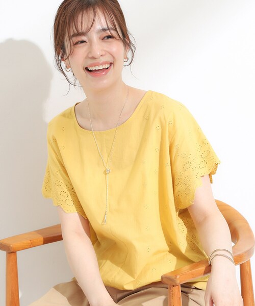 DRESKIP(ドレスキップ)の「スカラップ刺繍レースが目を惹く ドルマントップス(Tシャツ/カットソー・レディース・オフホワイト/ネイビー/イエロー/ブラック・00)」の4枚目の写真