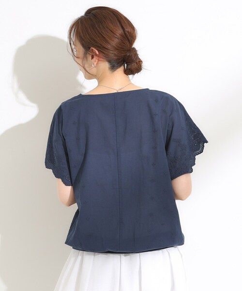 DRESKIP(ドレスキップ)の「スカラップ刺繍レースが目を惹く ドルマントップス(Tシャツ/カットソー・レディース・オフホワイト/ネイビー/イエロー/ブラック・00)」の10枚目の写真