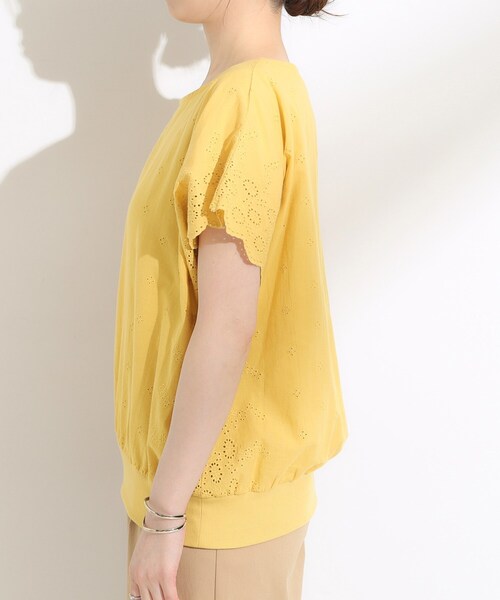 DRESKIP(ドレスキップ)の「スカラップ刺繍レースが目を惹く ドルマントップス(Tシャツ/カットソー・レディース・オフホワイト/ネイビー/イエロー/ブラック・00)」の18枚目の写真