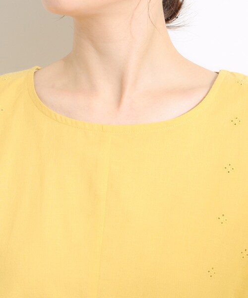 DRESKIP(ドレスキップ)の「スカラップ刺繍レースが目を惹く ドルマントップス(Tシャツ/カットソー・レディース・オフホワイト/ネイビー/イエロー/ブラック・00)」の20枚目の写真