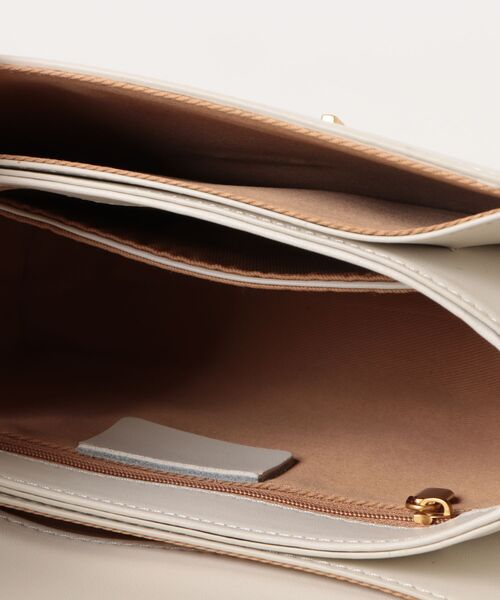 NiiNa（ニーナ）の「【 NiiNa / ニーナ 】高品質牛革2WAYミニショルダーバッグ（ショルダーバッグ・レディース・ホワイト/ブラック/ベージュ/ブラウン/レッド・FREE）」の8枚目の写真