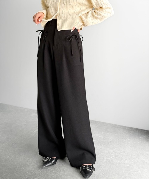 mily bilet(ミウィビレット)の「【mily bilet】インして映える♪タック入りリボンストレートワイドパンツ(スラックス・レディース・ブラック/ネイビー系/グレー系/チャコールグレー・X-LARGE/SMALL/MEDIUM/LARGE)」の2枚目の写真