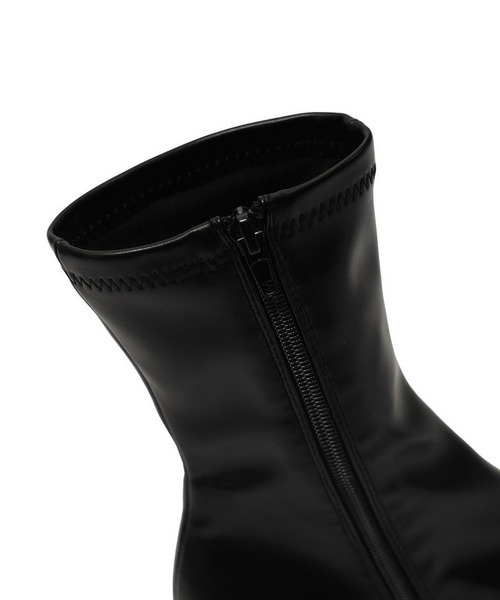 SPIRALGIRL（スパイラルガール）の「美脚ショートブーツ（ブーツ・レディース・ブラック・MEDIUM/LARGE）」の8枚目の写真