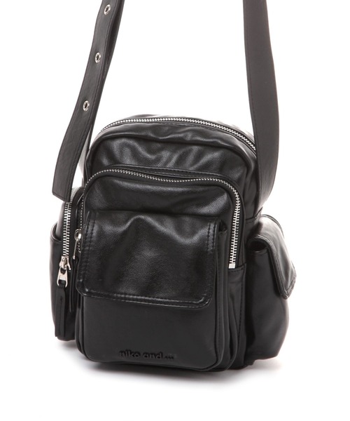 niko and...（ニコアンド）の「《500mlボトル収納可能》PUマルチポケットショルダーバッグ（ショルダーバッグ・レディース・ダークブラウン/ブラック・0）」の18枚目の写真