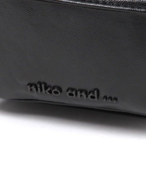 niko and...（ニコアンド）の「《500mlボトル収納可能》PUマルチポケットショルダーバッグ（ショルダーバッグ・レディース・ダークブラウン/ブラック・0）」の5枚目の写真