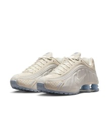 【NIKE】ナイキ WMNS SHOX R4 SE ウィメンズ ショックス R4 SE NIKE Wmns Shox R4 SE（ナイキ ウィメンズ ショックス R4 SE