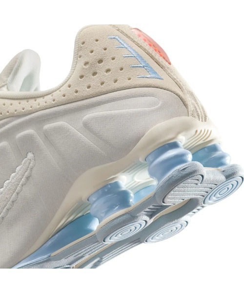 NIKE Wmns Shox R4 SE（ナイキ ウィメンズ ショックス R4 SE