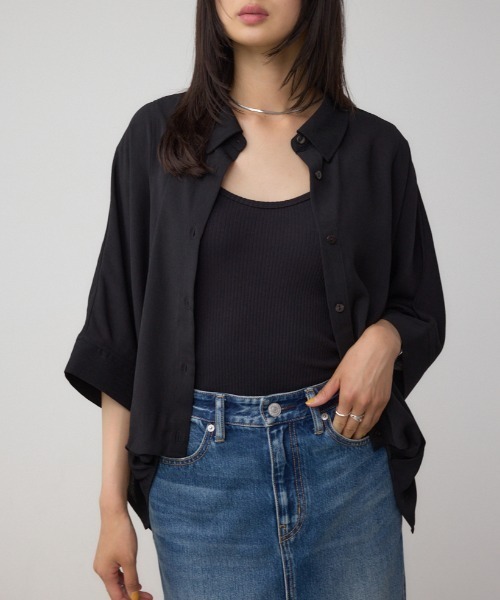 AZUL by moussy(アズールバイマウジー)の「楊柳タックヘムコクーンシャツ(シャツ/ブラウス・レディース・アイボリー/ブラック/グレー・FREE)」の2枚目の写真