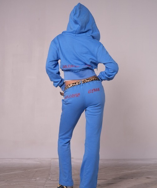 ロゴ刺繍ショートZIPパーカー（パーカー）｜GOSSIP CLUB