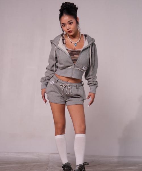 コ*ス様 ¥57,200 新品正規品【PG/size1】パーカー　スカート　セッ ロゴ刺繍ショートZIPパーカー（パーカー）｜GOSSIP CLUB