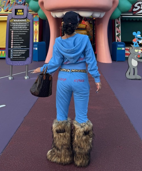 コ*ス様 ¥57,200 新品正規品【PG/size1】パーカー　スカート　セッ ロゴ刺繍ショートZIPパーカー（パーカー）｜GOSSIP CLUB