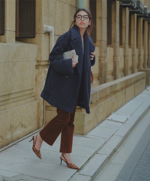 KOBE LETTUCE（コウベレタス）の「ビッグカラーボアコート（チェスターコート・レディース・ネイビー/キャメル/アイボリー・M）」の5枚目の写真