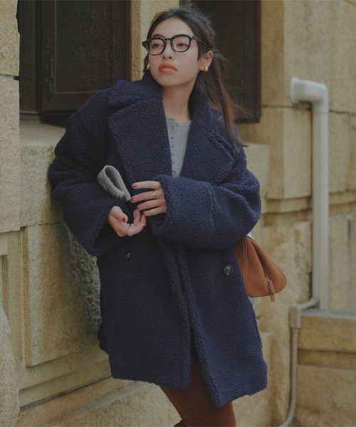 KOBE LETTUCE（コウベレタス）の「ビッグカラーボアコート（チェスターコート・レディース・ネイビー/キャメル/アイボリー・M）」の7枚目の写真