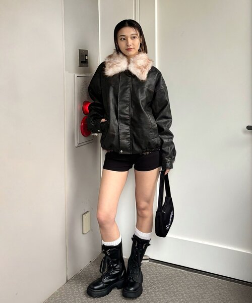 WHO'S WHO gallery（フーズフーギャラリー）の「【UNISEX/サイズ展開あり】3way ヴィンテージライクレザーボアブルゾン（ブルゾン・レディース・ブラック/ブラウン/ブラック系その他・MEDIUM/LARGE）」の20枚目の写真